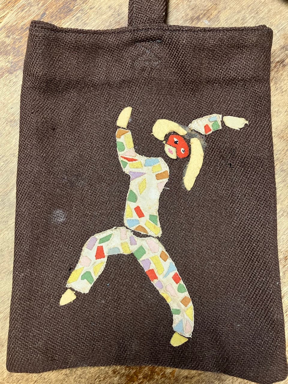 副館長が幼稚園の運動靴バッグに刺繍したハーレキン