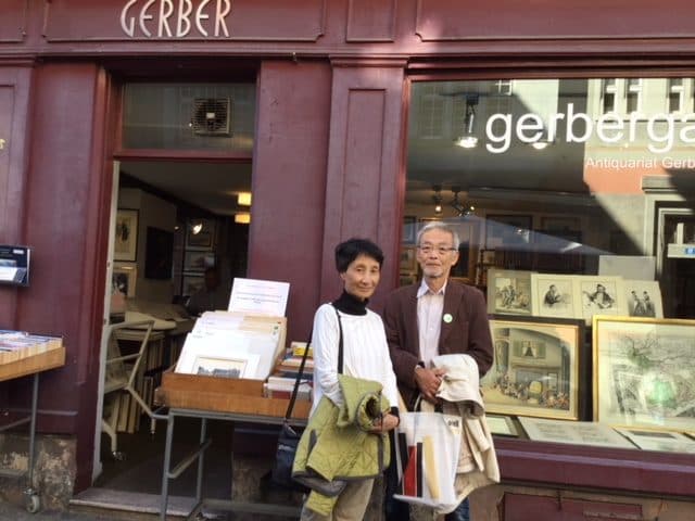 ベルリンの古書店 Antiquariat Gerber の前で