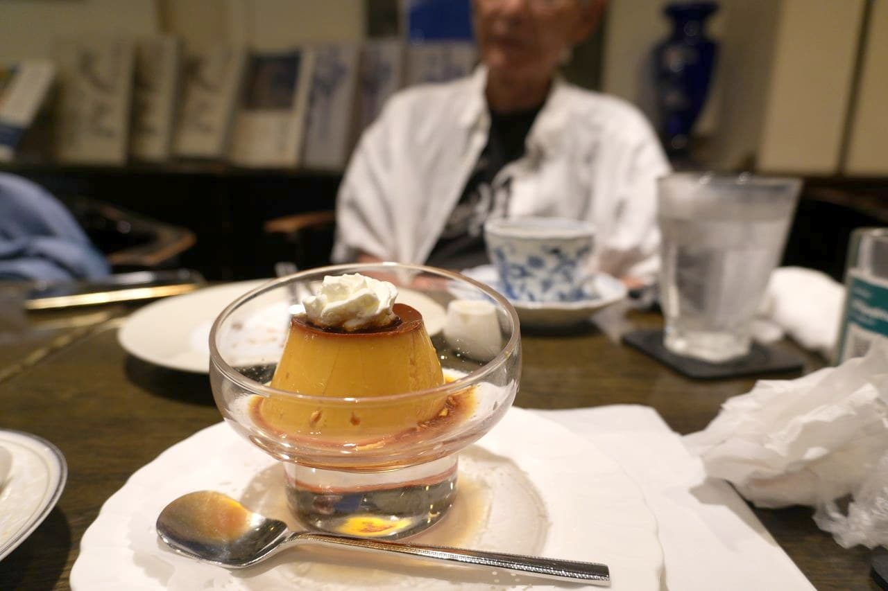 Folio にて。本をたくさん買った日は、疲れたねと言ってここへ来る
